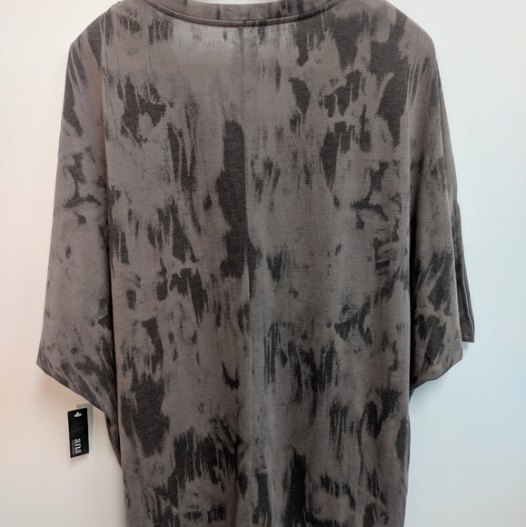 NWT  a.n.a. Print Short Sleeve Top Size XL - Picture 2 of 7